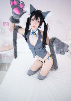 脱了她裙子摸进她的内裤亲吻动漫_BD神马在线观看
